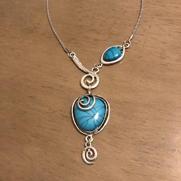 Jewelry - Elegant Silver Tone and Faux Turquoise Necklace